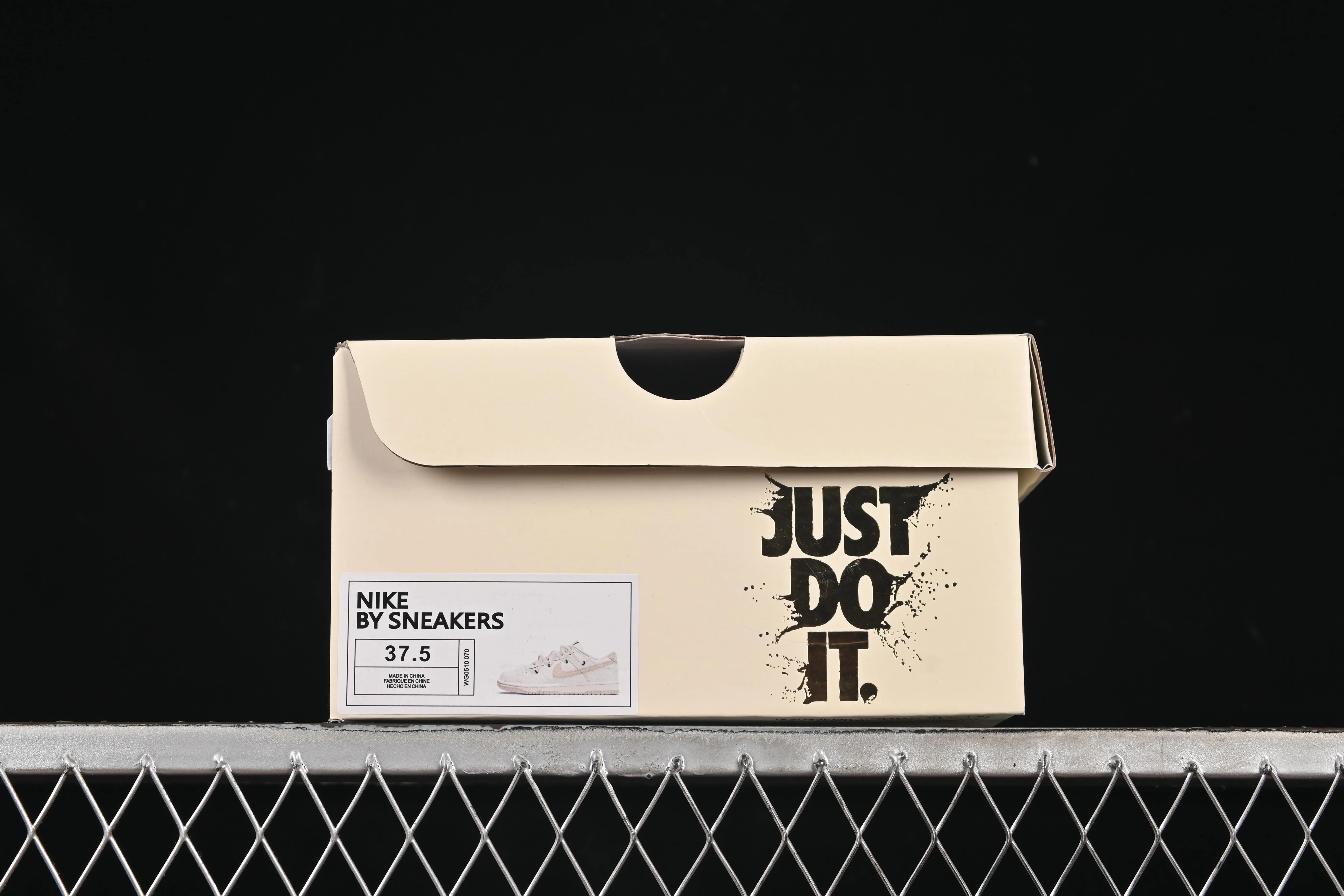 All categories Nk SB Dunk Series Nk SB Dunk Low High-end customized low-top sneakers Nike SB Dunk Low "Just Do it" straps Anniversary high-end customized low-top casual sneakers WG0510-070